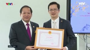 FPTジャパン ベトナム情報通信大臣から賞状を授与